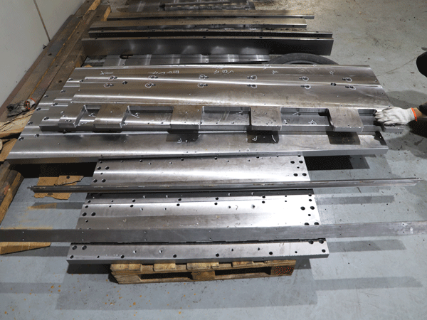 龍(long)門銑床加工(gong)